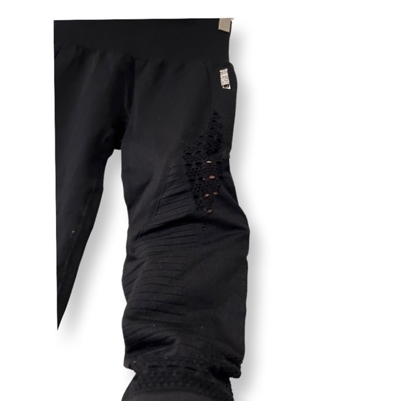 GYMSHARK Black Crop leggings size XS see-through cut out design. - Picture 8 of 13